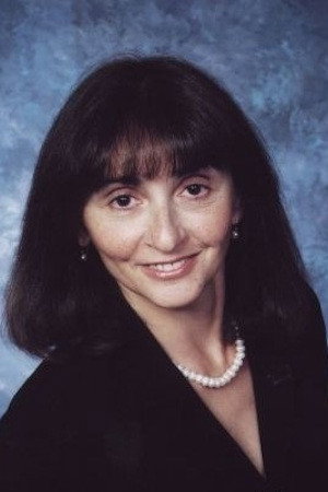 Виктория Гольдентул as Basya Meyer, the girl in The Ascent
