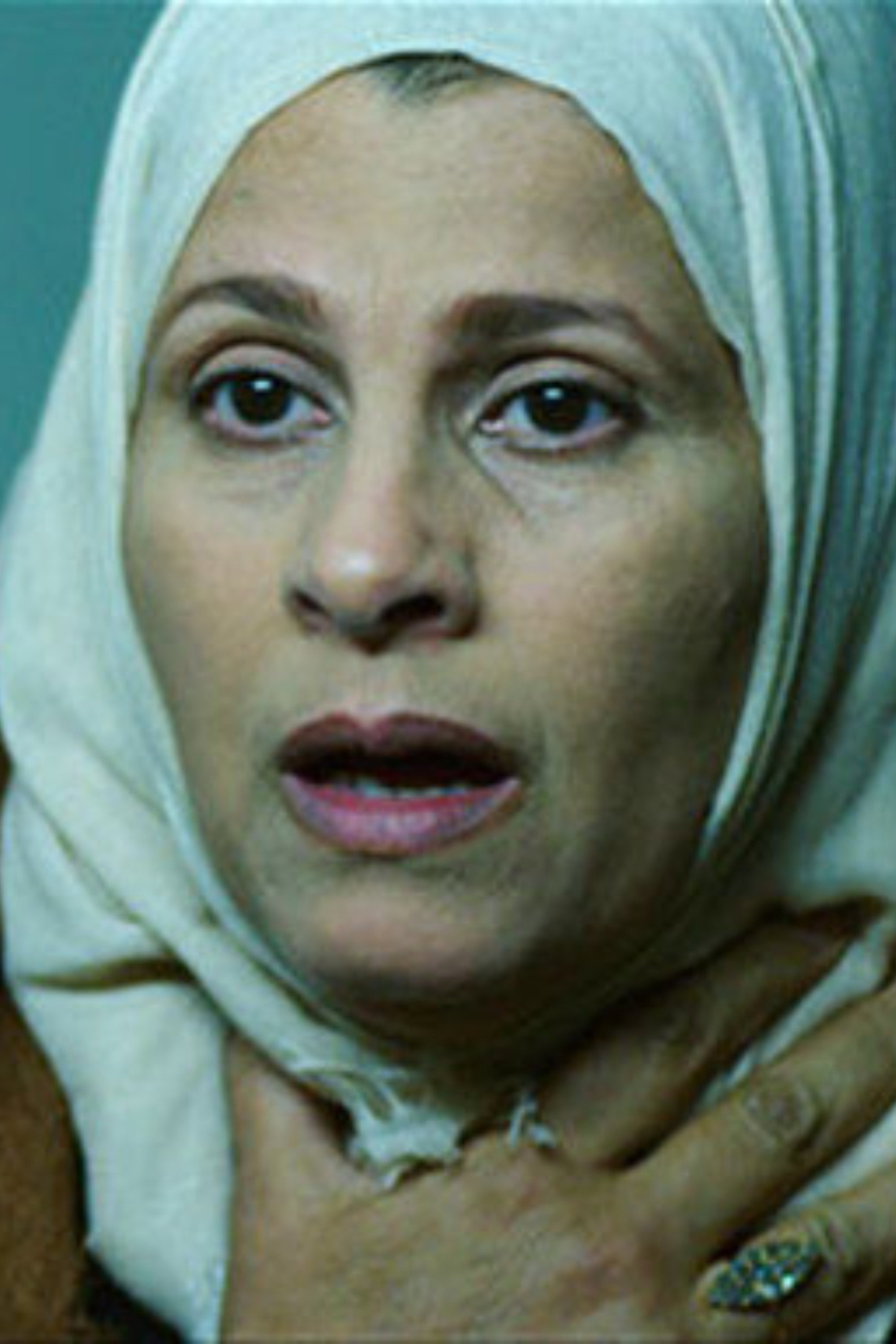 Amel Hedhili as Samira in Le mouton noir