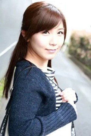 美泉咲 as Reika Asagiri in Chikan densha: Kuikomi yume (dream) match