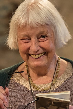 Elfriede Irrall as Marianne Merian in Familie Merian