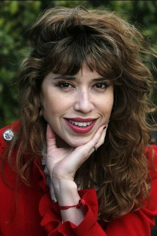 Mariu Fernández as Milagros in An Unexpected Love