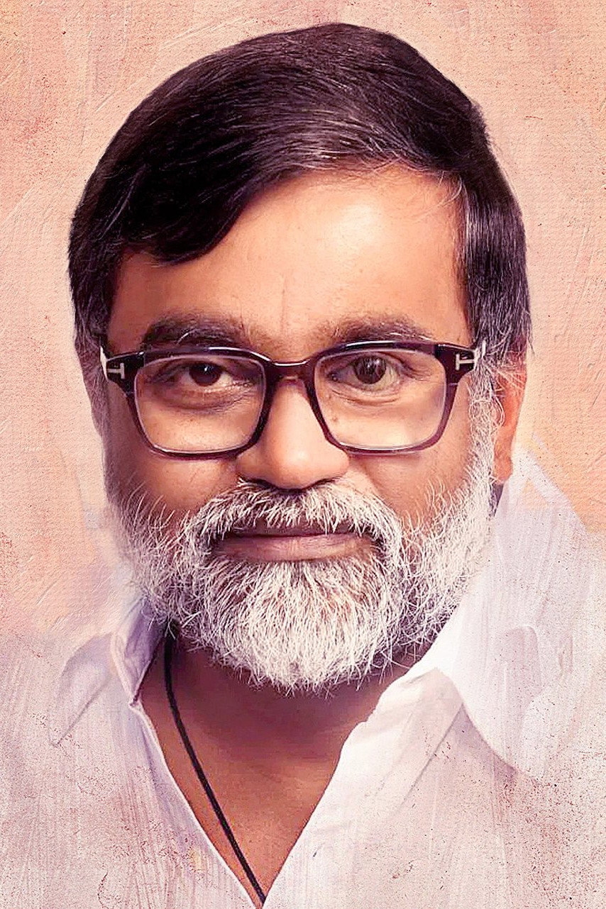 Selvaraghavan as Thavapandiyan in Bloody Politics