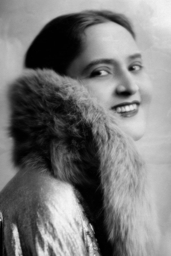 Hermine Sterler as The Duchess in Paganini