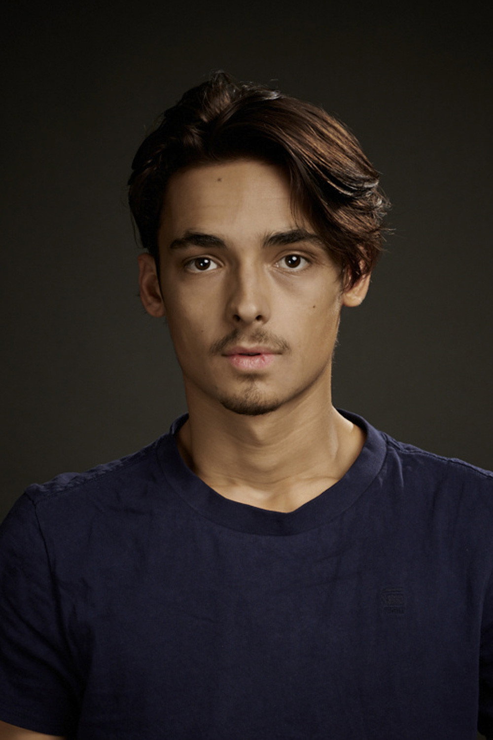 Arsenij Walker as Finn in Die Endlosen