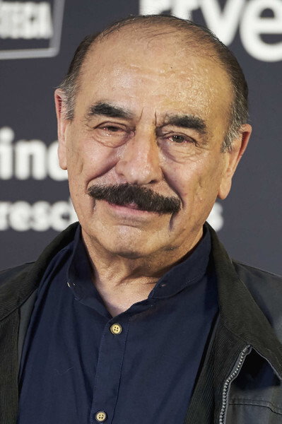 Hugo Stuven as Self in La extraña pareja: Pajares y Esteso