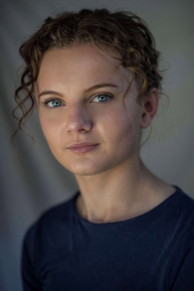 Annie Rose Buckley as Ginty in Saving Mr. Banks
