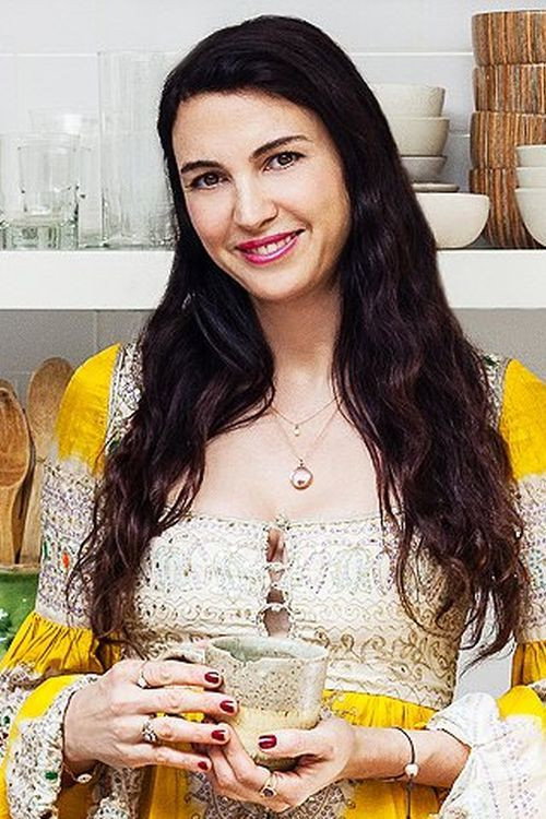 Shiva Rose as Gwen in Black Days