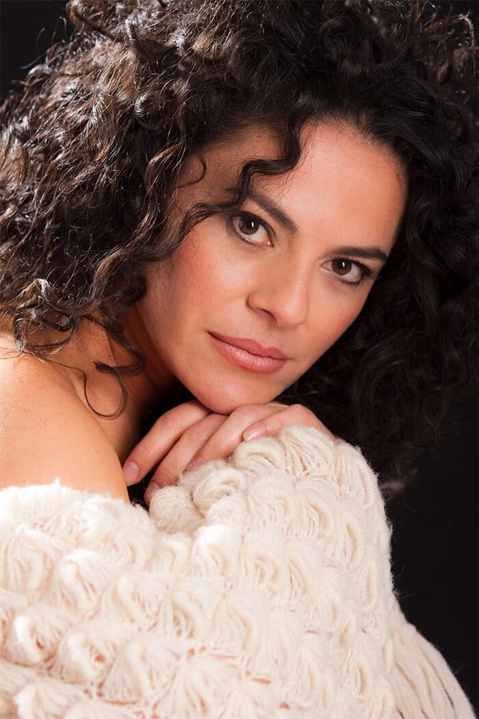 Isabel Gaona as Blanca in NN