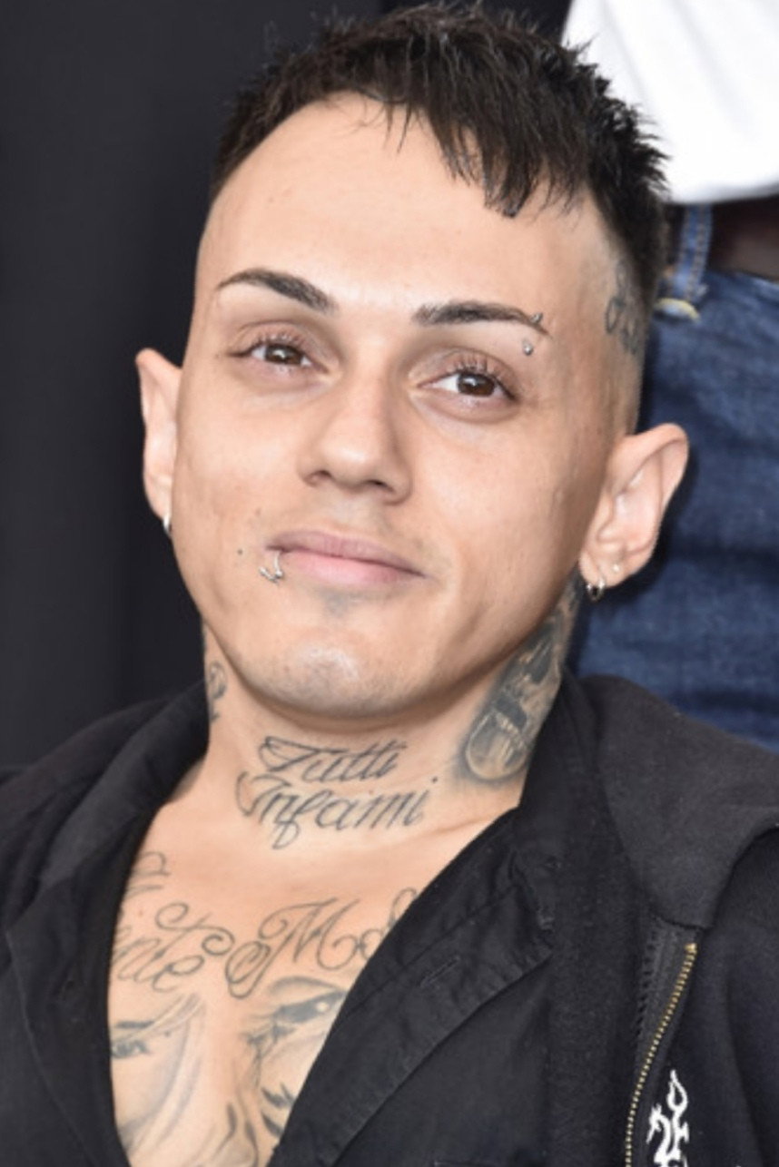 Simone Martucci as Ciro 'Plissè' Carbone in Ugly Nasty People