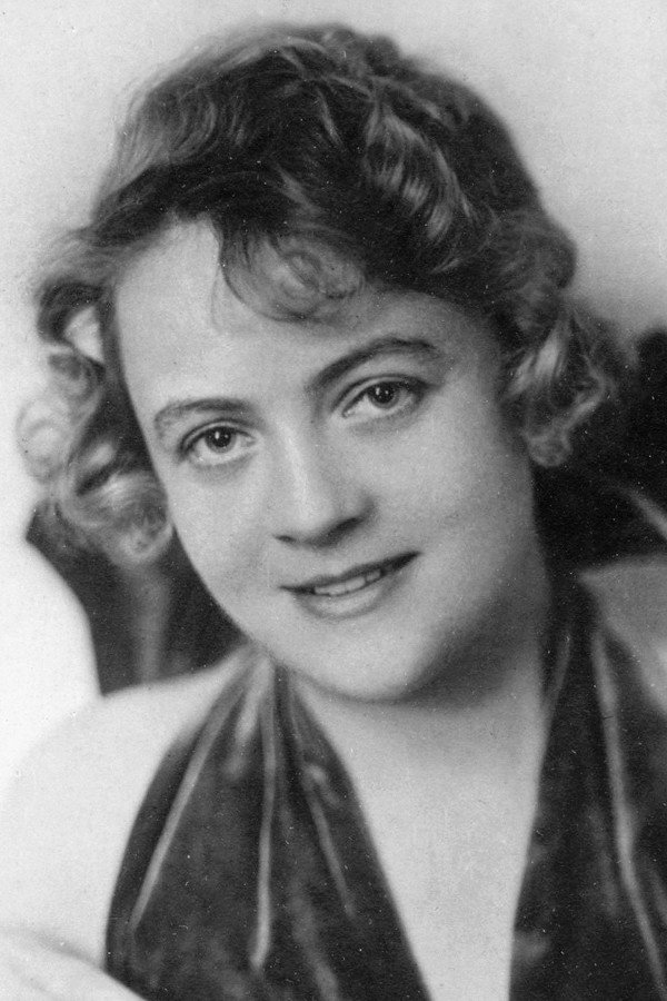 Karin Molander as Emma von Sterner in Marea alta