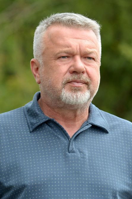 Paweł Okoński as Marian Smialek in Pierwsza miłość