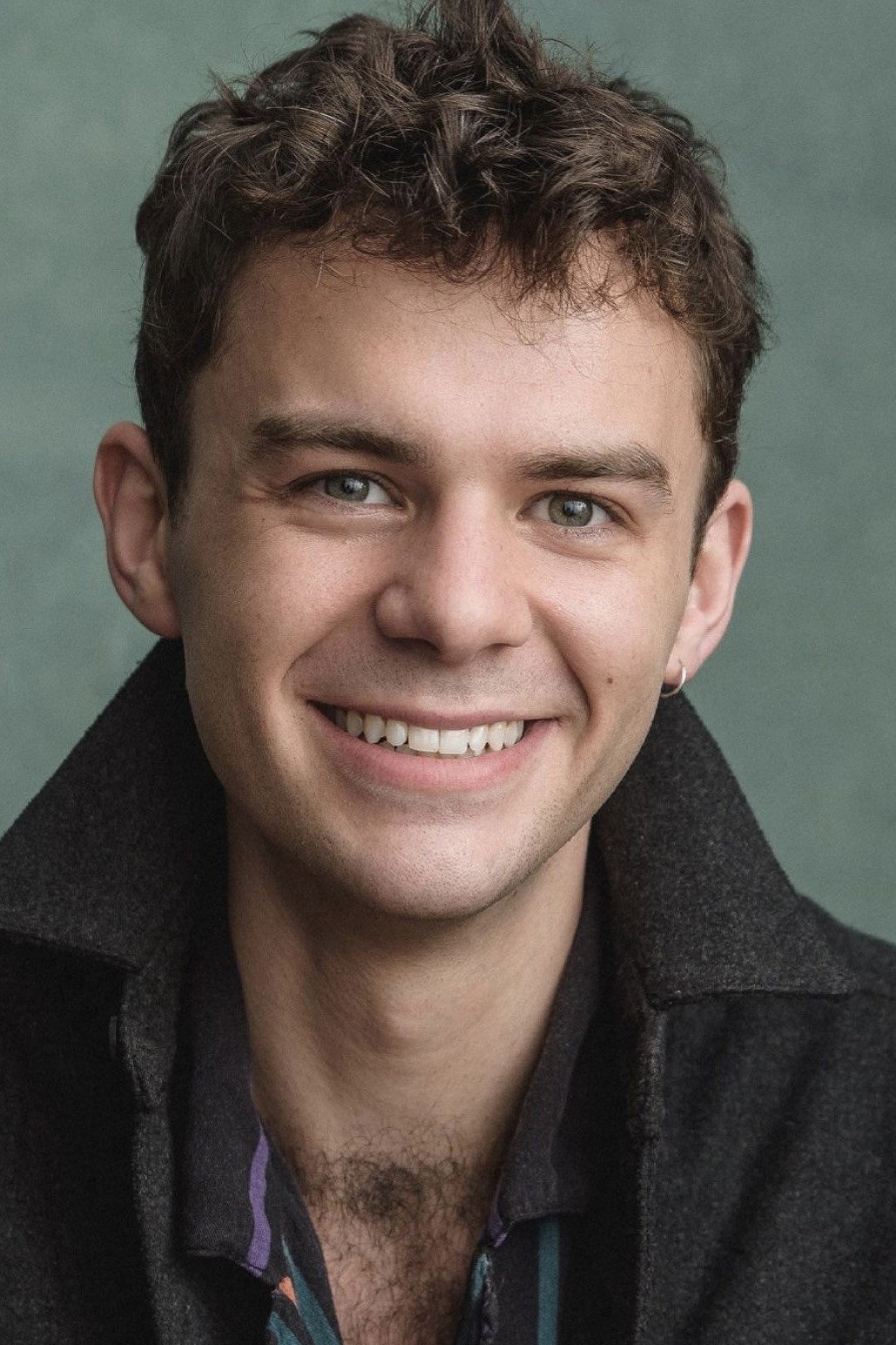 Ed Piercy as Ollie in Santi