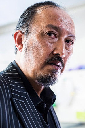 森羅万象 as Coffeehouse Master in Mud of Love