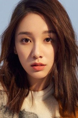 Eva Cheng as 舒曼 in 长梦留痕