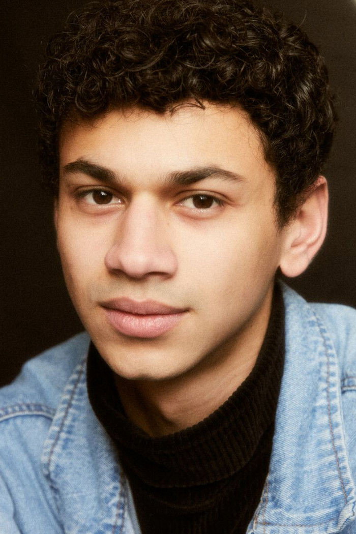 Lucas Ivoula as Rahyan in Youssou & Malek
