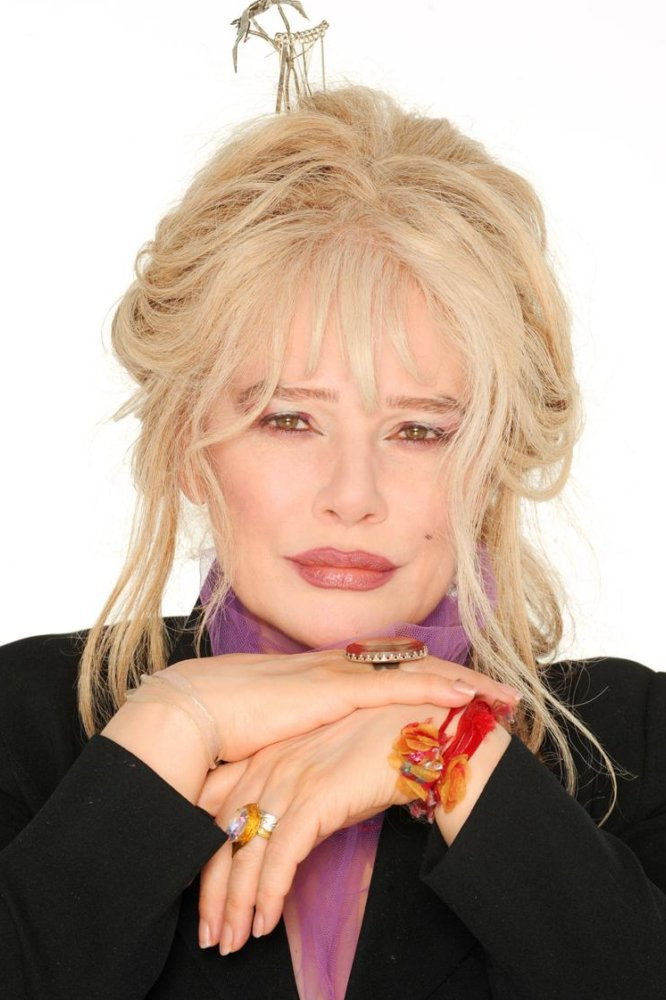 Armande Altaï as Self in Pierre Garnier : phénoménal