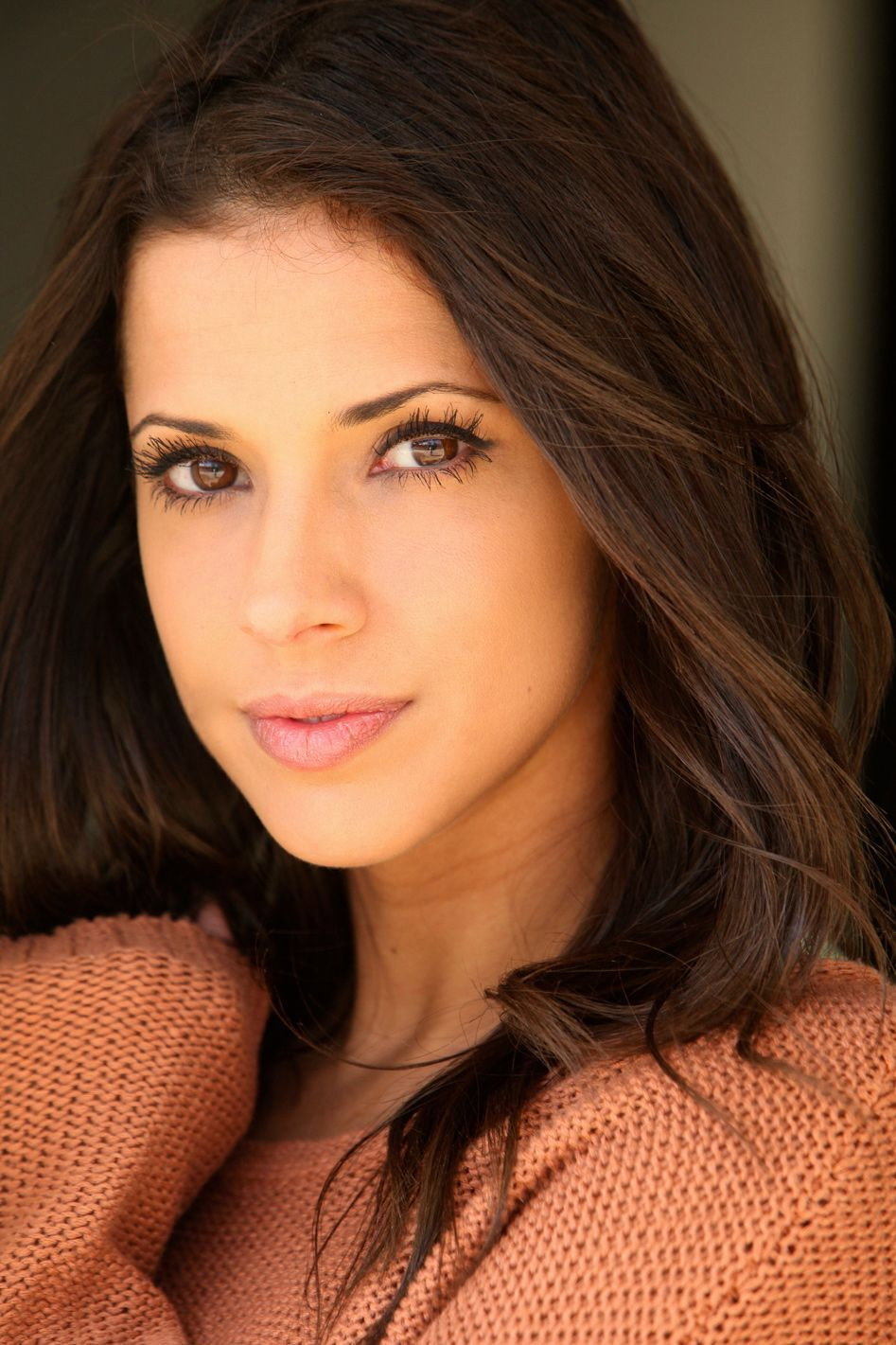 Andrea Ciliberti as Violet in The Last Man(s) on Earth