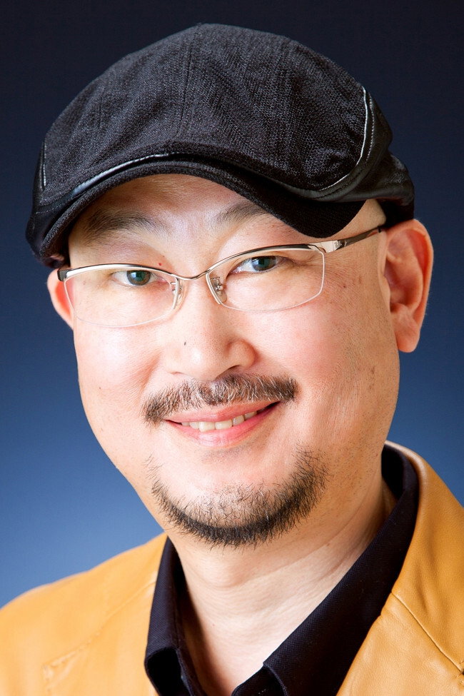 宇垣秀成 as The Professor (voice) in The Human Crazy University