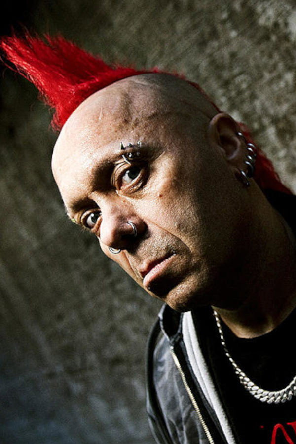 Wattie Buchan as Self in FeeLee. History of a Single Label