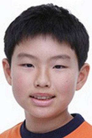 Kazumu Izawa as Denzel (voice) in Final Fantasy VII: On the Way to a Smile - Episode Denzel