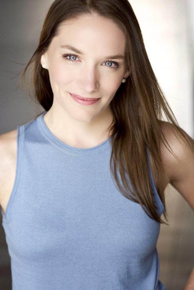 Kelsey Fordham as Lizzie in Mr Misfortune