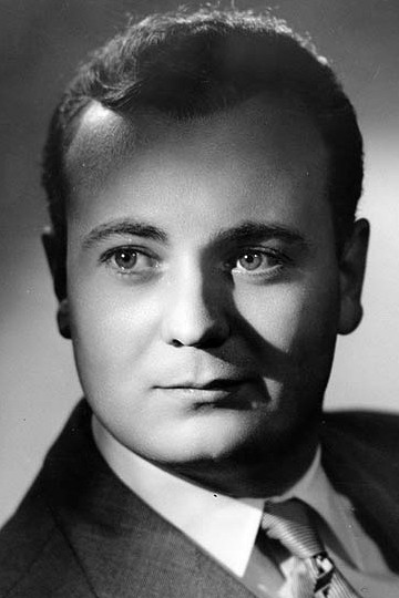 Henri Bon as Gendarm in Eddie & Suzanne