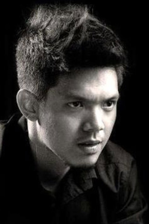 Reza Nangin as Zen in Eggnoid