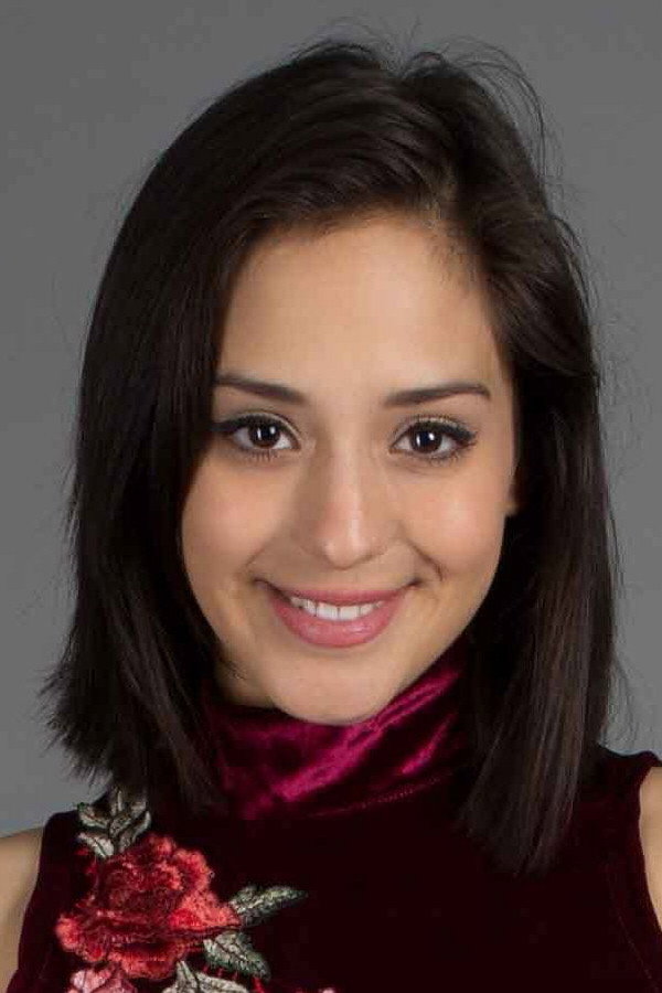 Rocío Toscano as Lucia Joven in Casa de Angelis
