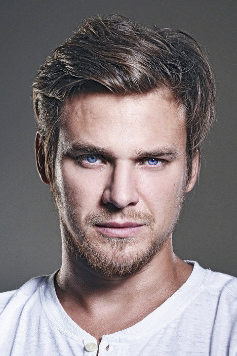 Vojtěch Dyk as Josef Mysliveček in The Bohemian