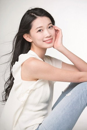 Nana Takabatake as Shihori Hida in What's for Dinner, Mom?