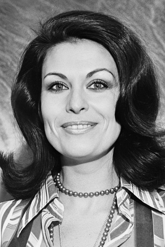 Elizabeth Teissier as Rolande in Chronicle of a Passion