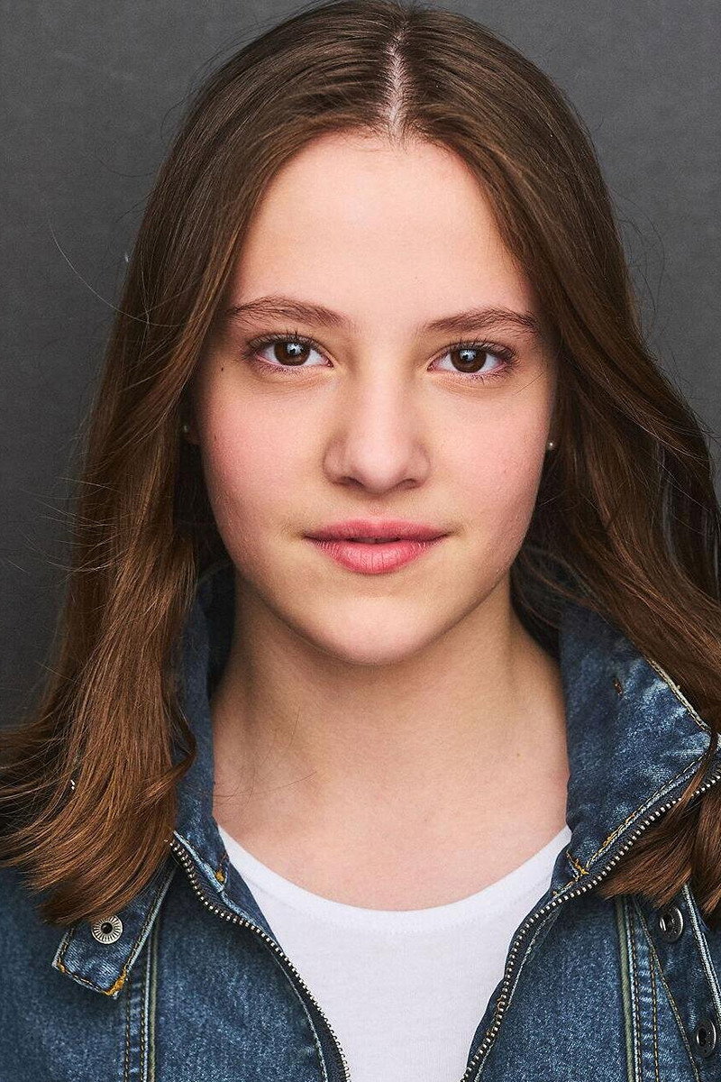 Justine Colan as Mila in Glimpse of Childhood