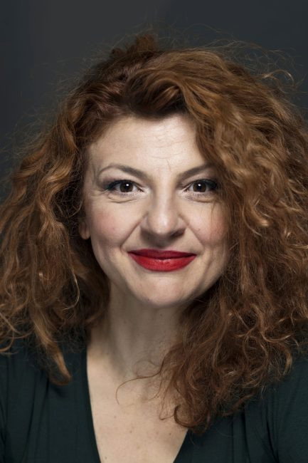 Ada Navrot as Bride in Dans retușat