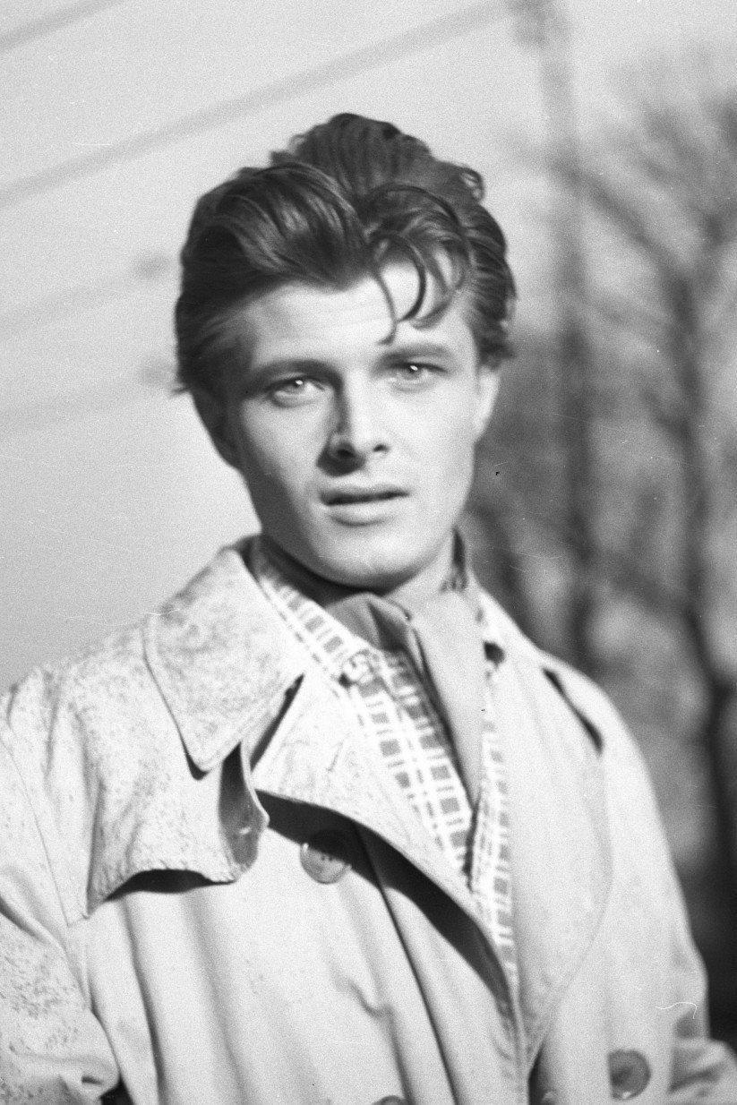Andrzej May as Władysław in Klub kawalerów