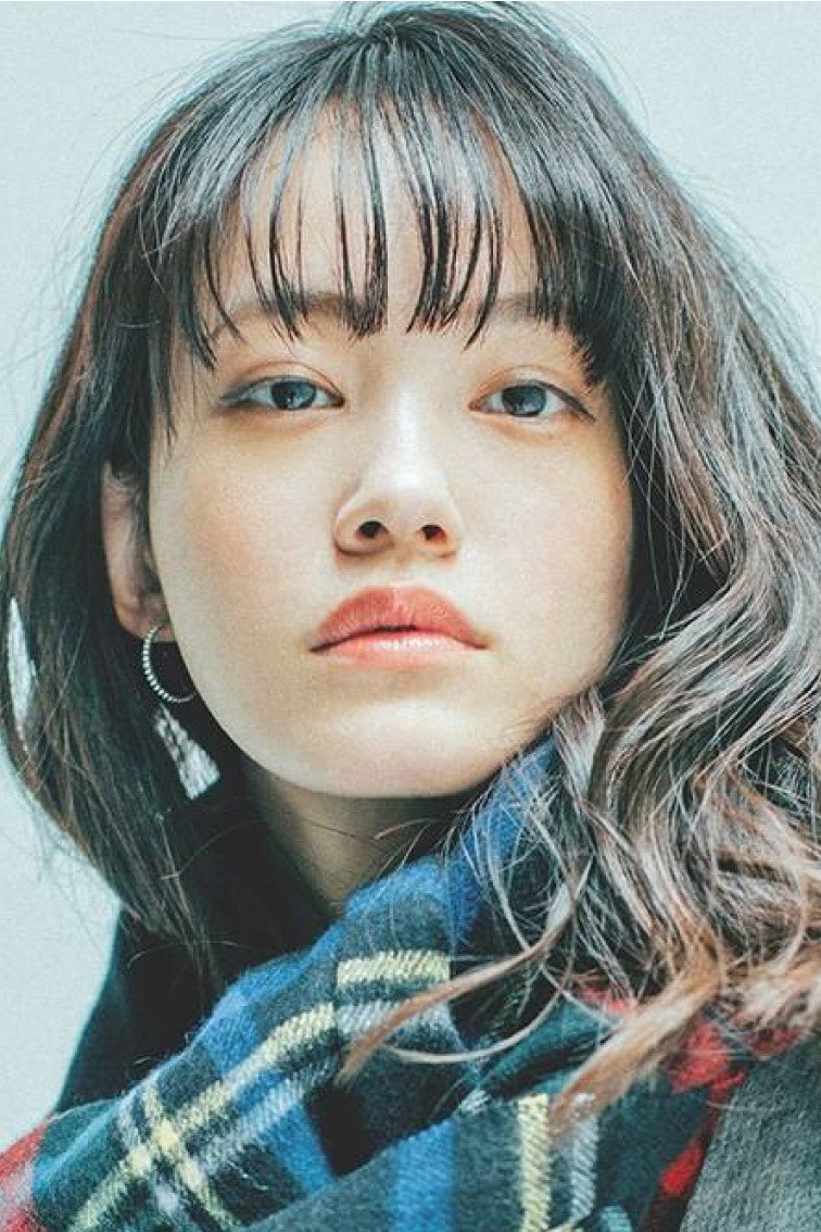 Shino Natsume as Manami Kono in SAYOUNARA