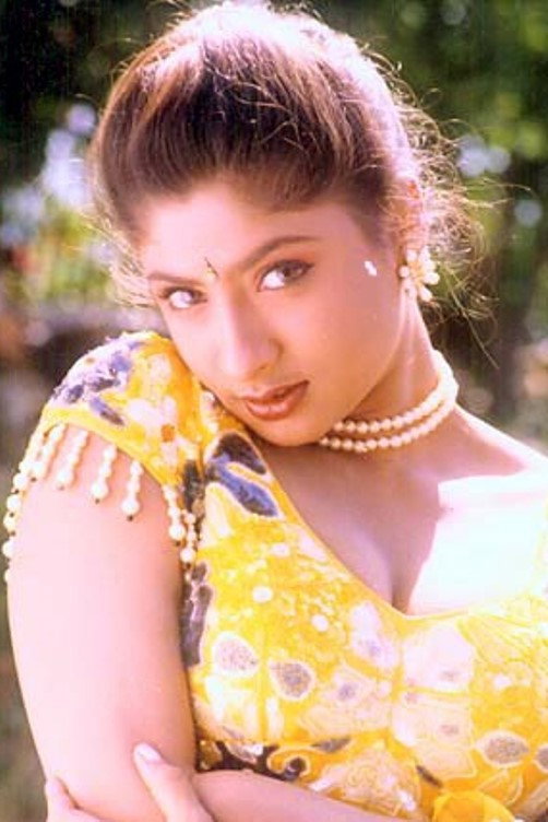 Subhashri as Padmini in Muthu