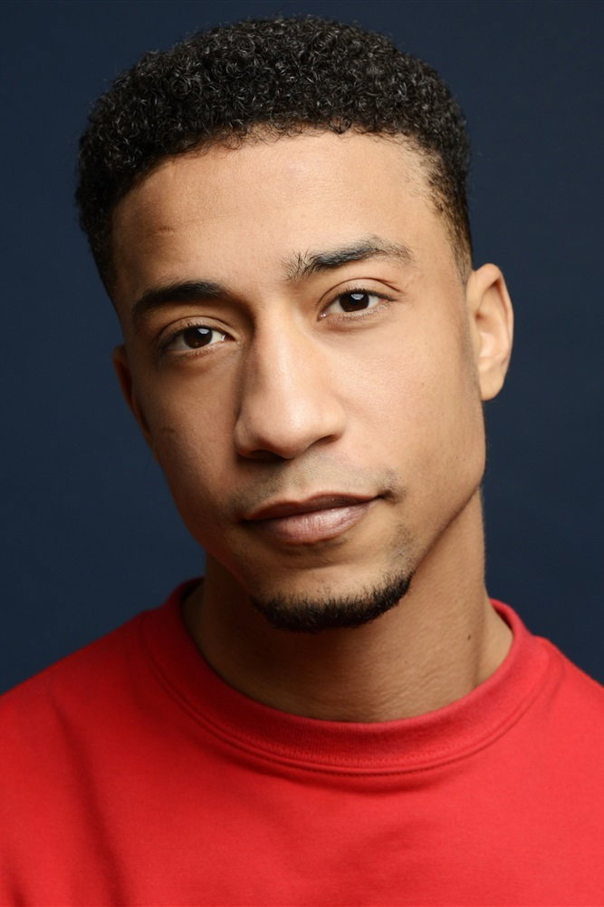 Aguibou Ba as Noah in Elyas