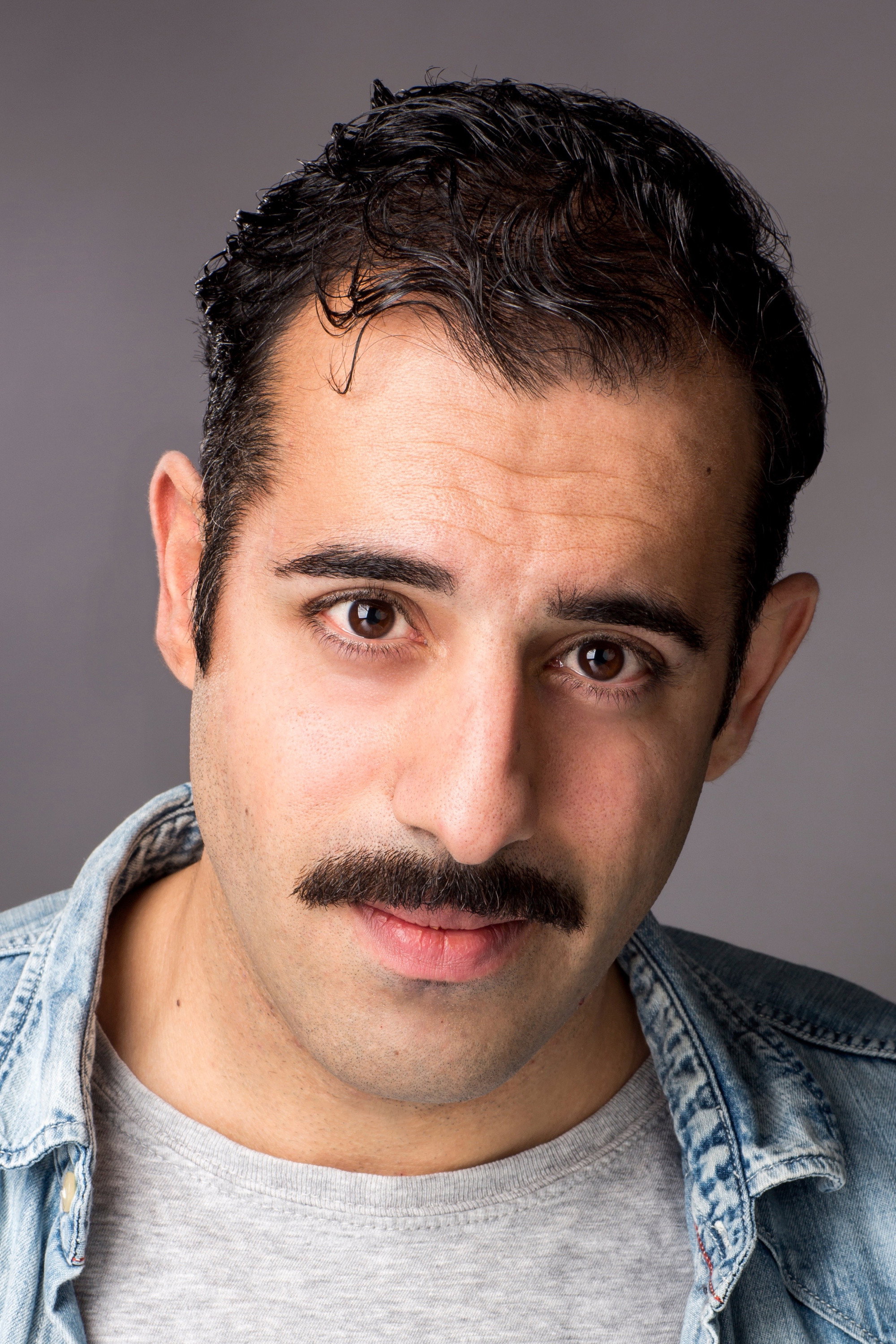 Bahador Foladi as Robber in Incident by a Bank