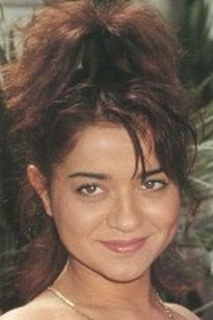 Emma Rush as Jasmine in Arabika