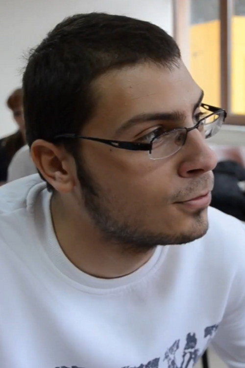 Mert Gaşoğlu as Mert Gaşoğlu in Notes from the Ground