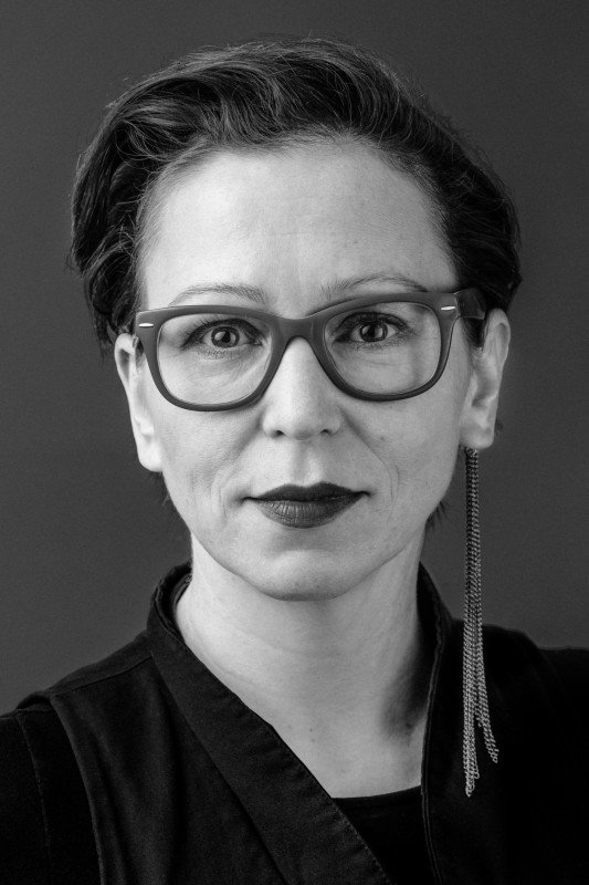 Zuzana Stivínová as Hana Sikorová in Wasteland