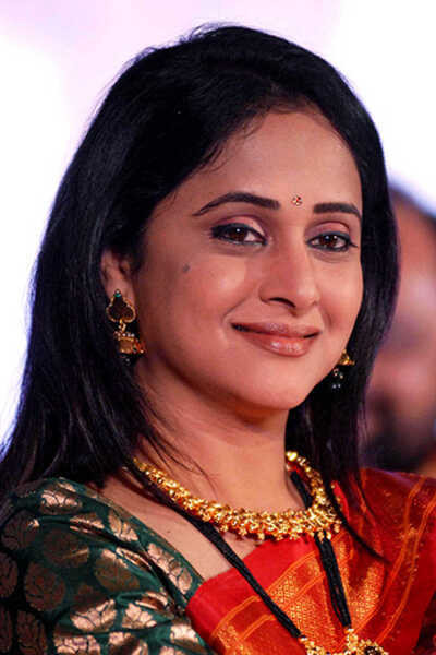 Mrinal Kulkarni as Jijabai in Raja Shivchhatrapati