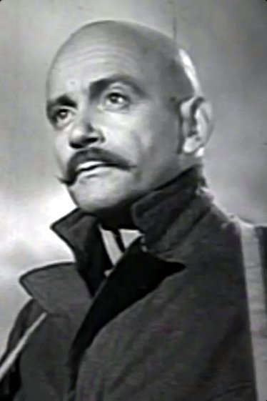 Frédéric O'Brady as Le chef des gitans (as O'Brady) in Wicked City