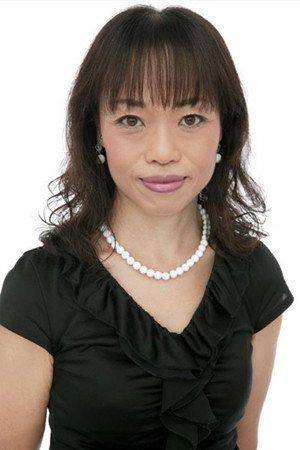 江森浩子 as Slightly (voice) in The Adventures of Peter Pan