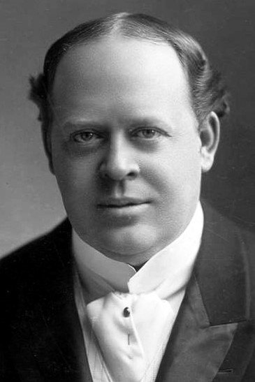 Macklyn Arbuckle as P.T. Barnum in Broadway Broke