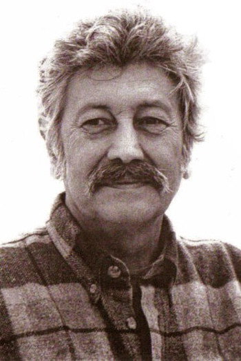 Mário Pereira as António in The Crime of Aldeia Velha