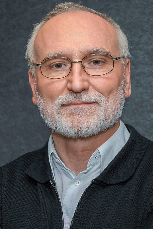 Blaskó Péter as Idősebb Kállai in Janus