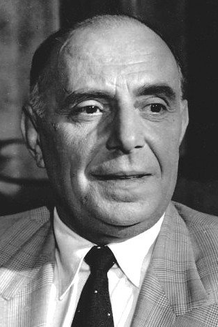 Ορέστης Μακρής as Antonis in To Fintanaki