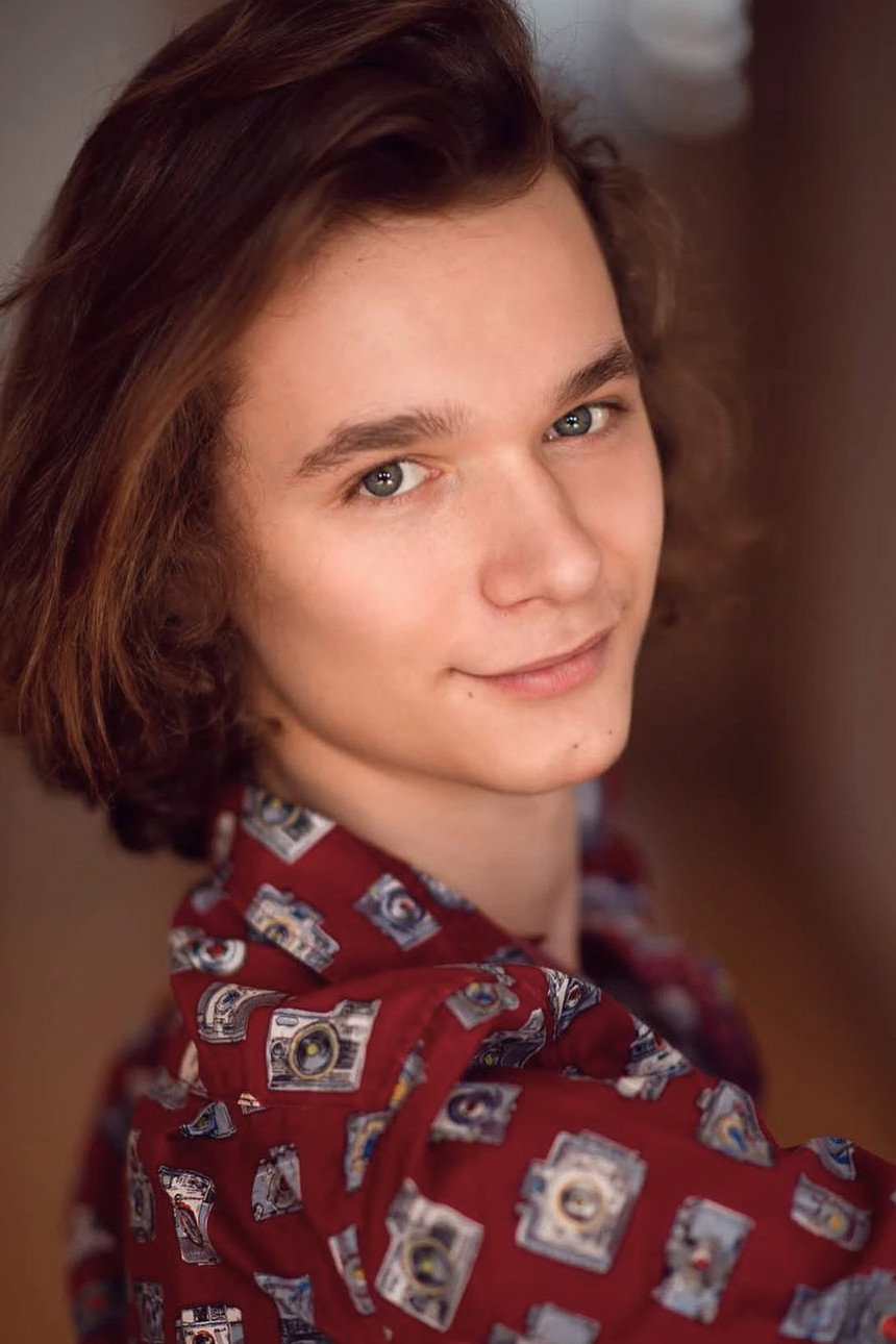 Petr Šimčák as Tomáš Hrobský in To See the Sea