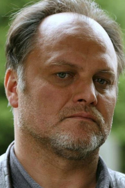 Marek Kasprzyk as Edgar Wolski, ojciec "Kitki" in Wonderful Summer